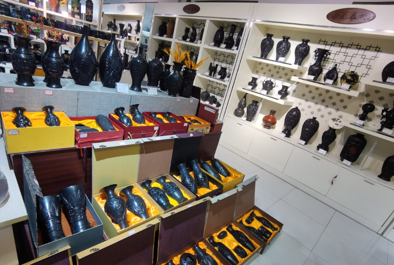 Republic of the CongoEggshell black pottery cup