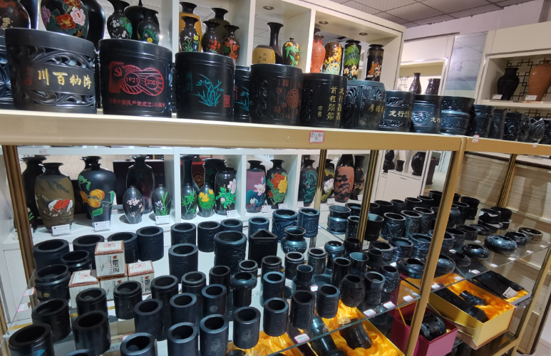 Republic of the CongoEggshell black pottery cup